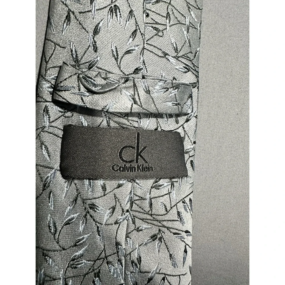 Calvin Klein Silver Botanical Leaf Pattern‎ Neck Tie Winter